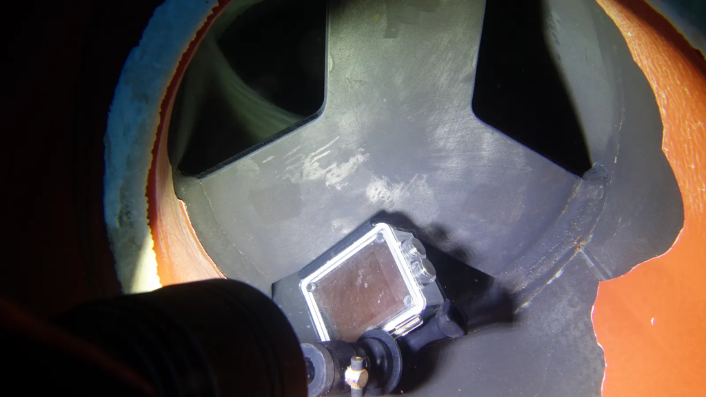 Close visual inspection of Scrubber overboards-divingstatus